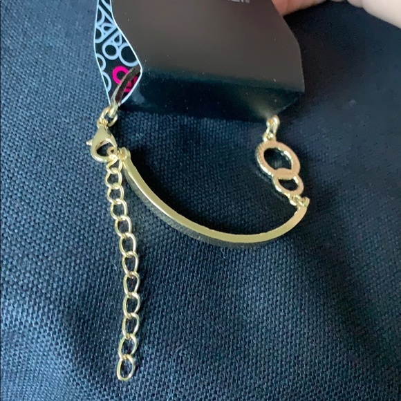 Paparazzi Simple Sophistication Gold Bracelet. New - Picture 3 of 4